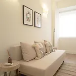 Principe Real Lovely Apt With Ac