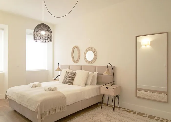 Principe Real Lovely Apt With Ac